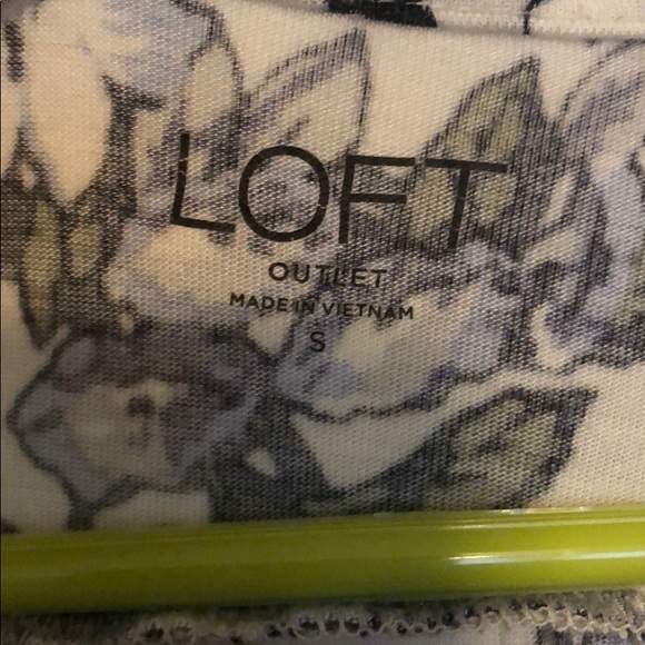 Loft Outlet Sleeveless Blue/Grey Floral Top Small - Picture 2 of 3